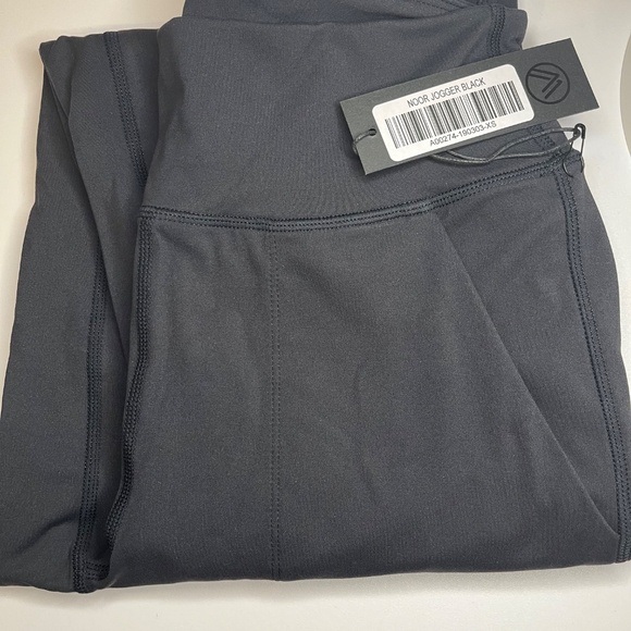 *NWT - Savvi Noor Jogger Black XS & M - Picture 4 of 4